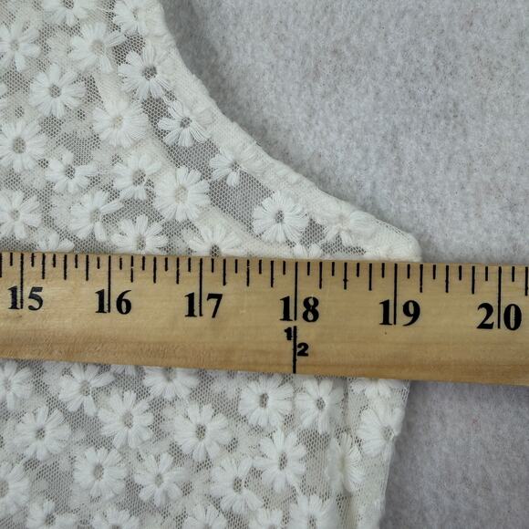 LOGO by Lori Goldstein Sleeveless Lace Peplum Tank Top White Daisy Floral Size M - Picture 9 of 10